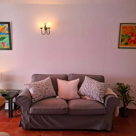 Oceanfront With Large Terrace Daire El Pris