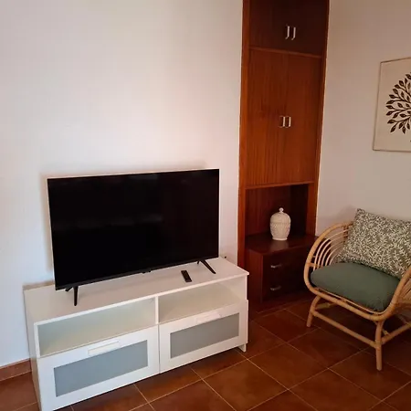 Oceanfront With Large Terrace El Pris