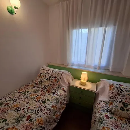 Oceanfront Apartment El Pris