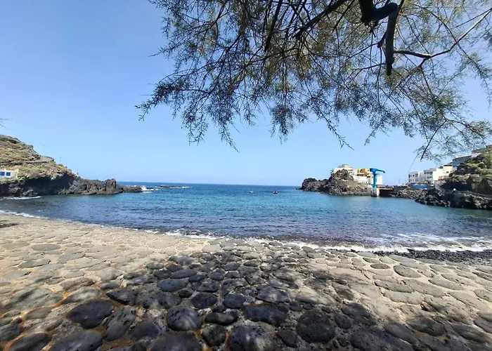 Oceanfront With Terrace El Pris
